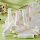 Farbloser feuchtigkeitsspendender Lippenbalsam