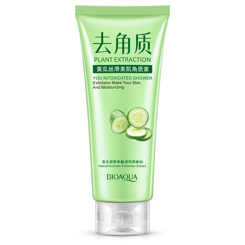 Exfoliante facial hidratante de rosa para una limpieza profunda