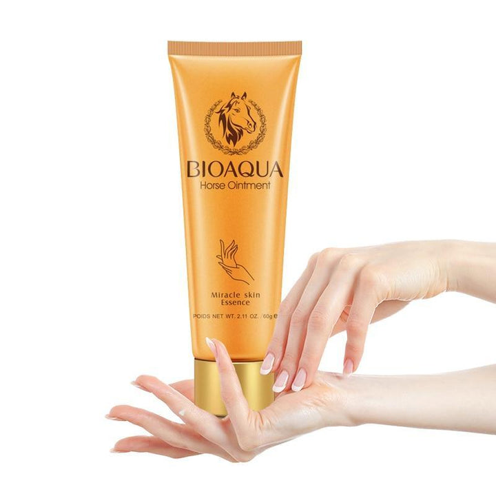 

Horse Ointment Miracle Skin Essence Hand Cream




